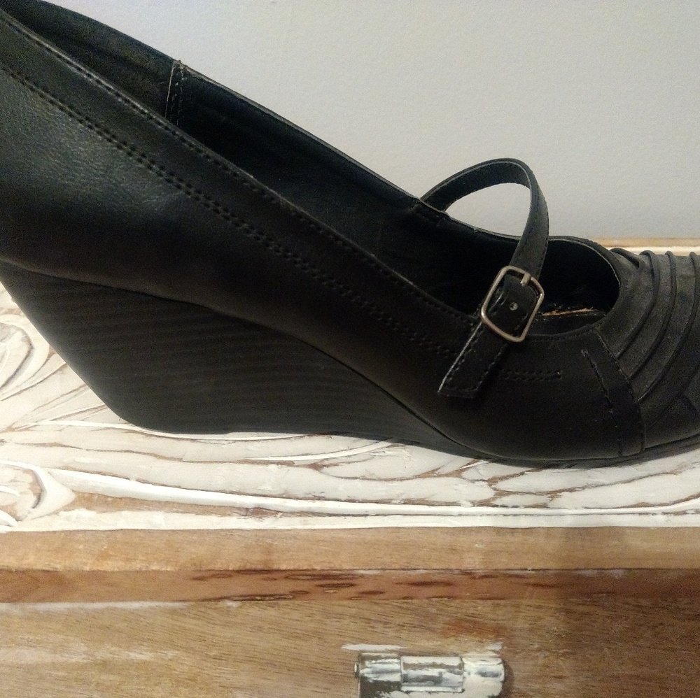 Black Wedge Heels